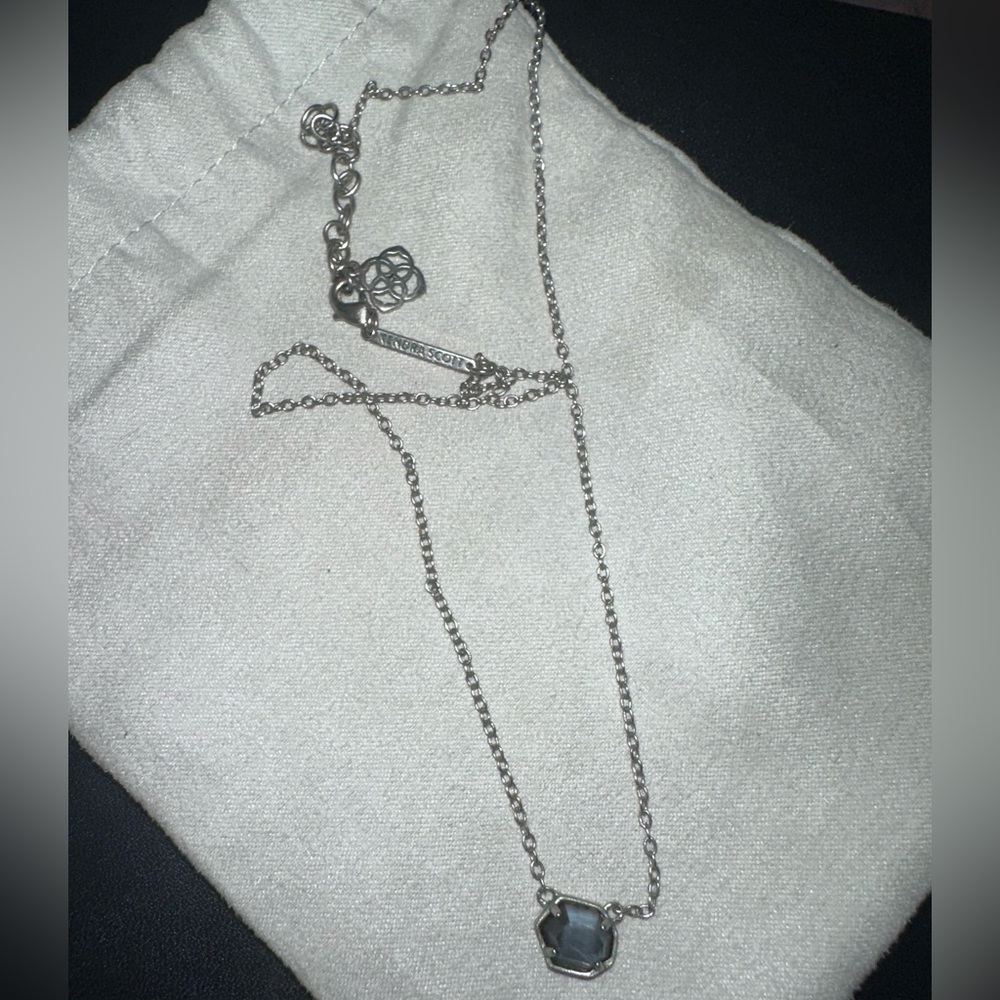 Kendra Scott necklace